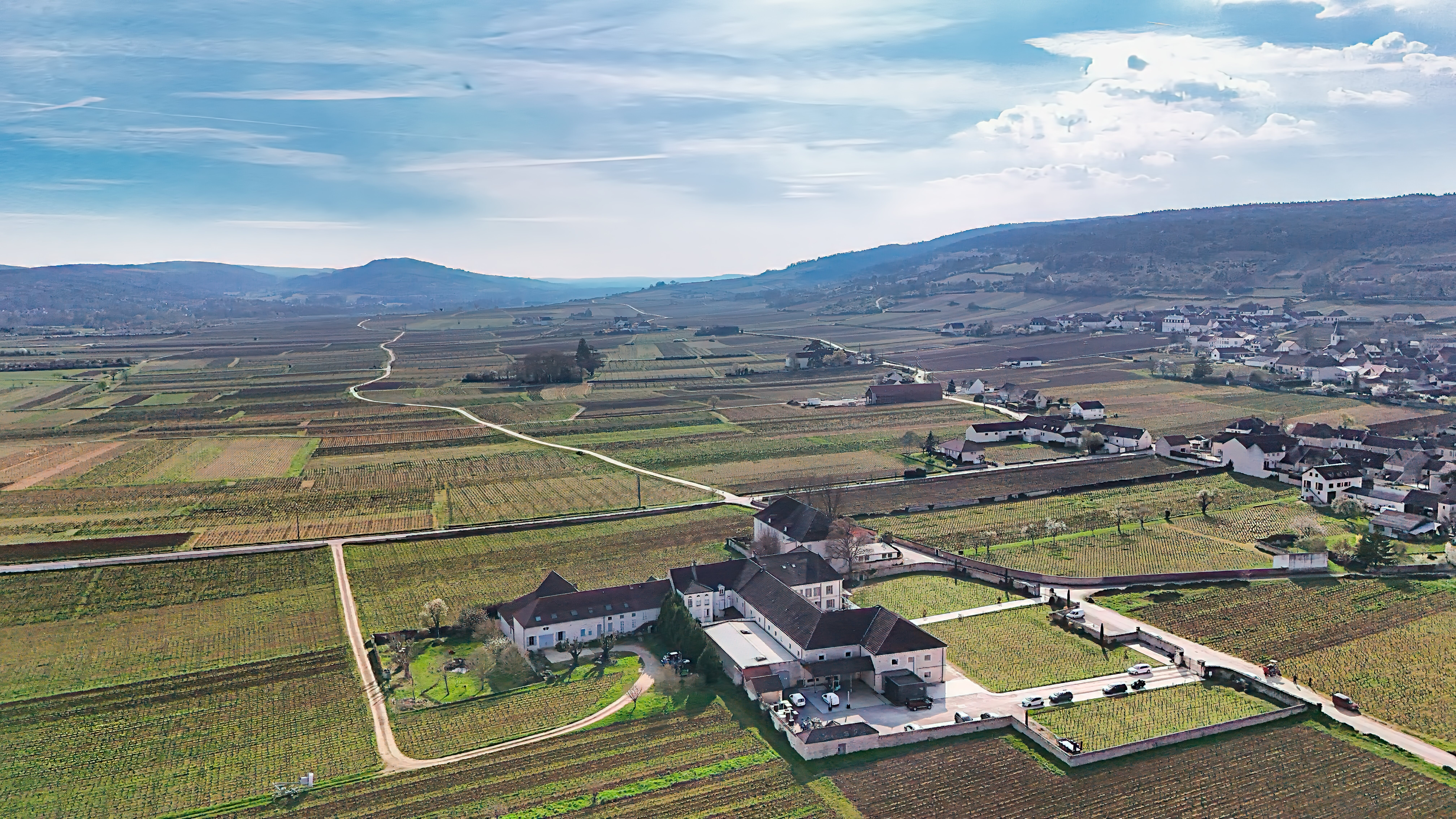 Vue aérienne village Bourgogne